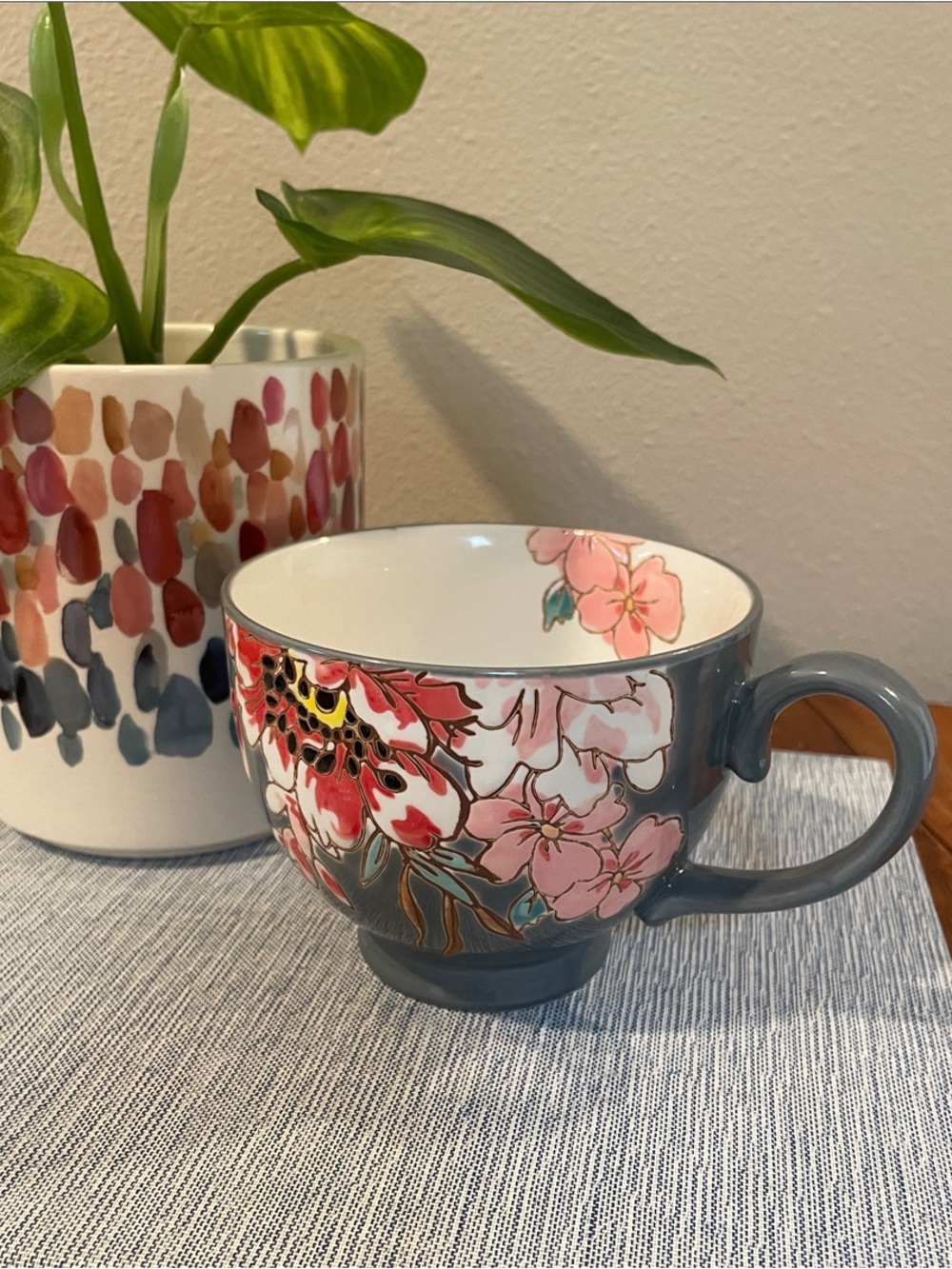 Potter’s Studio Embossed Floral Footed Ceramic Mug – Gray, Pink, Red & Orange